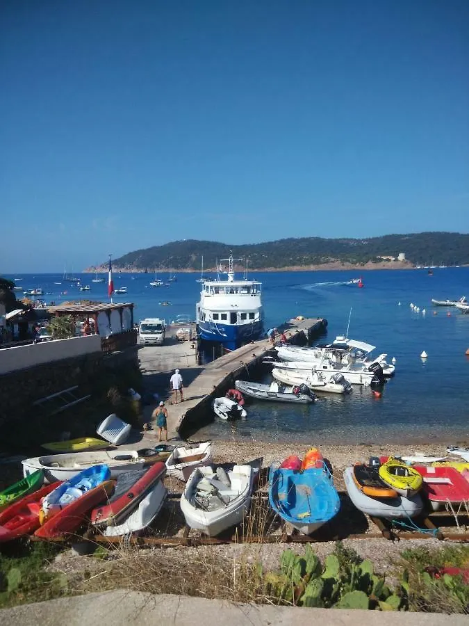 Camping Hôtel Les Bambous, gamping gay et naturiste à Île du Levant France